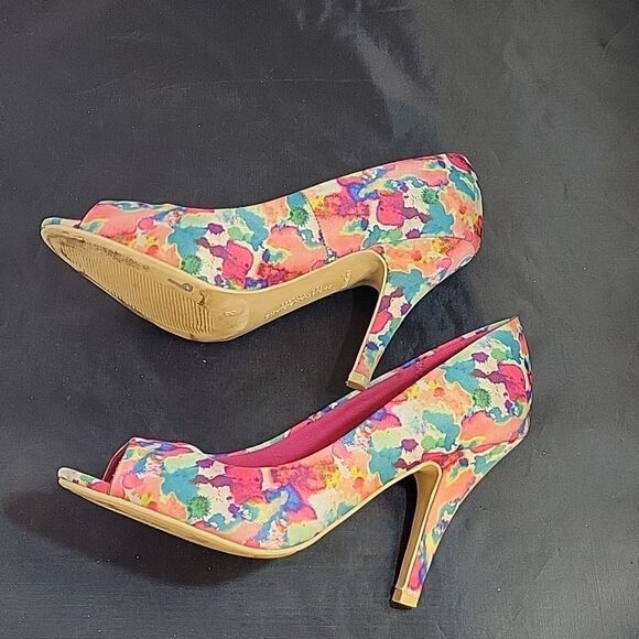 CHRISTIAN SIRIANO MULTI-COLOR PEEP TOE HEEL SANDAL - Picture 8 of 13